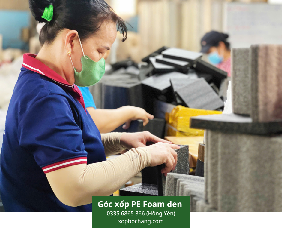 Góc xốp PE Foam đen