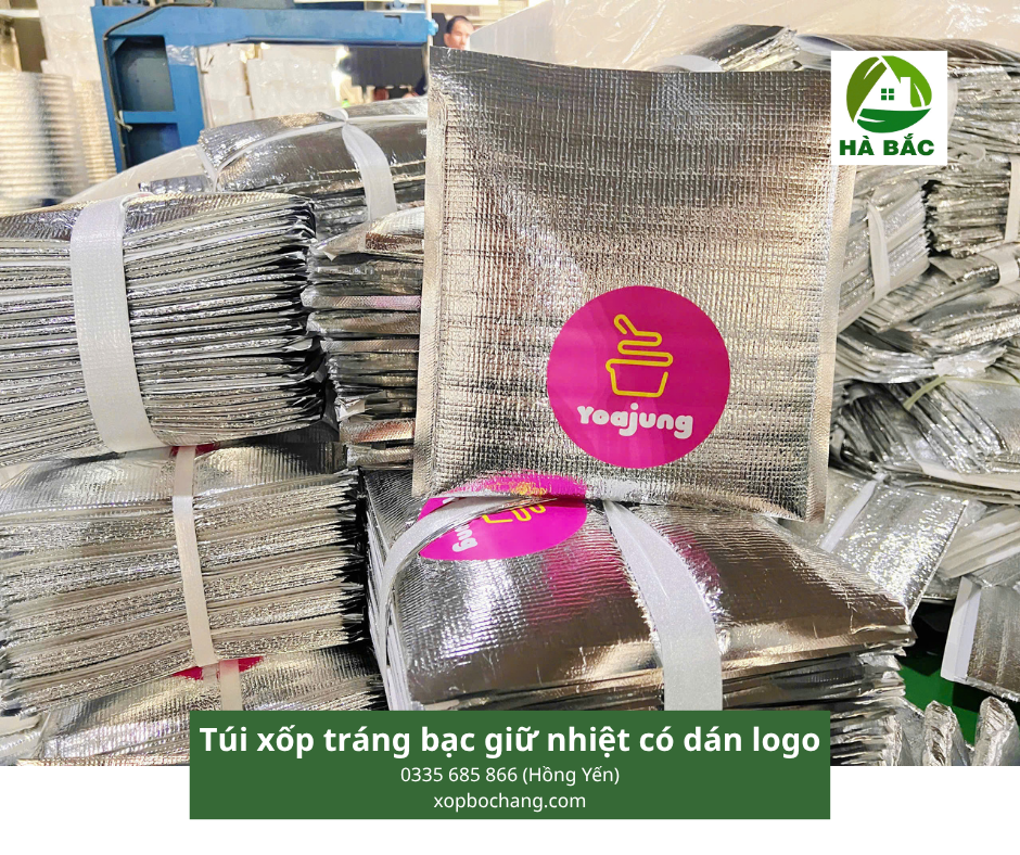 Túi xốp tráng bạc giữ nhiệt có dán logo Túi xốp tráng bạc giữ nhiệt có dán logo